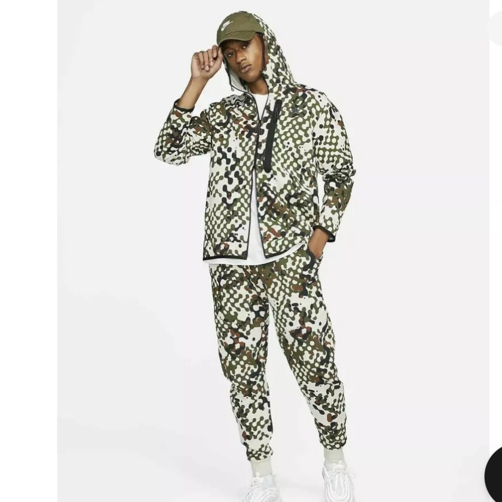 Nike sportswear tech digi Camouflage fleece Jogger Pants men’s Small EUC - Picture 12 of 13